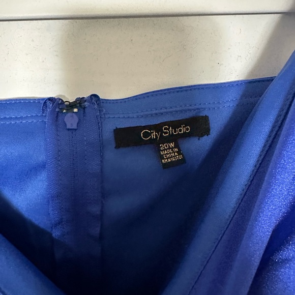 NWT Juniors Plus Size Dress - Picture 3 of 5